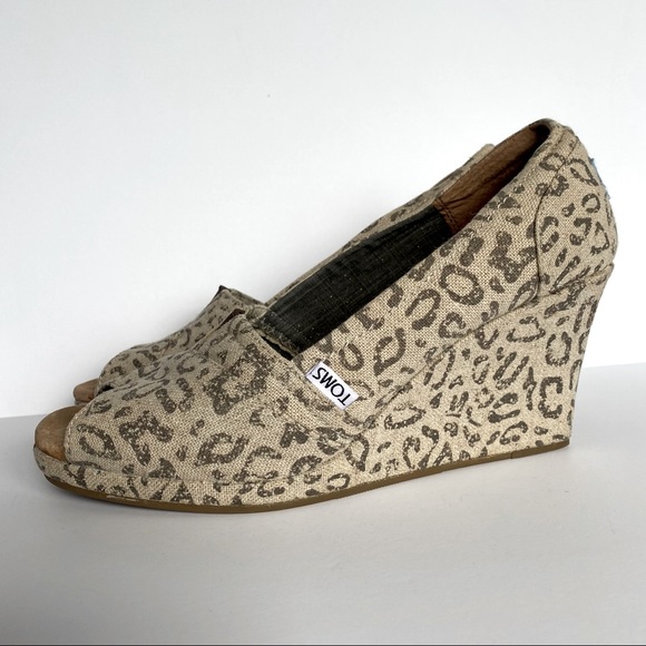 Toms Shoes - Toms Open Toed Wedges - Canvas Animal Print - Size 10W - EUC